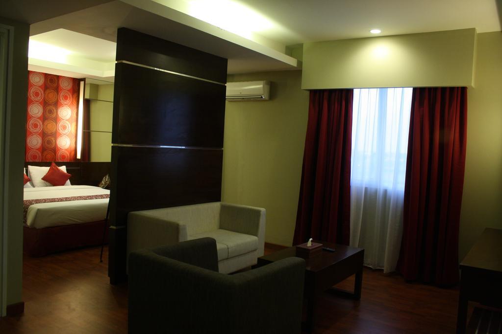 Pose In Hotel Solo Chambre photo