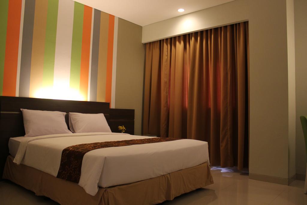 Pose In Hotel Solo Chambre photo