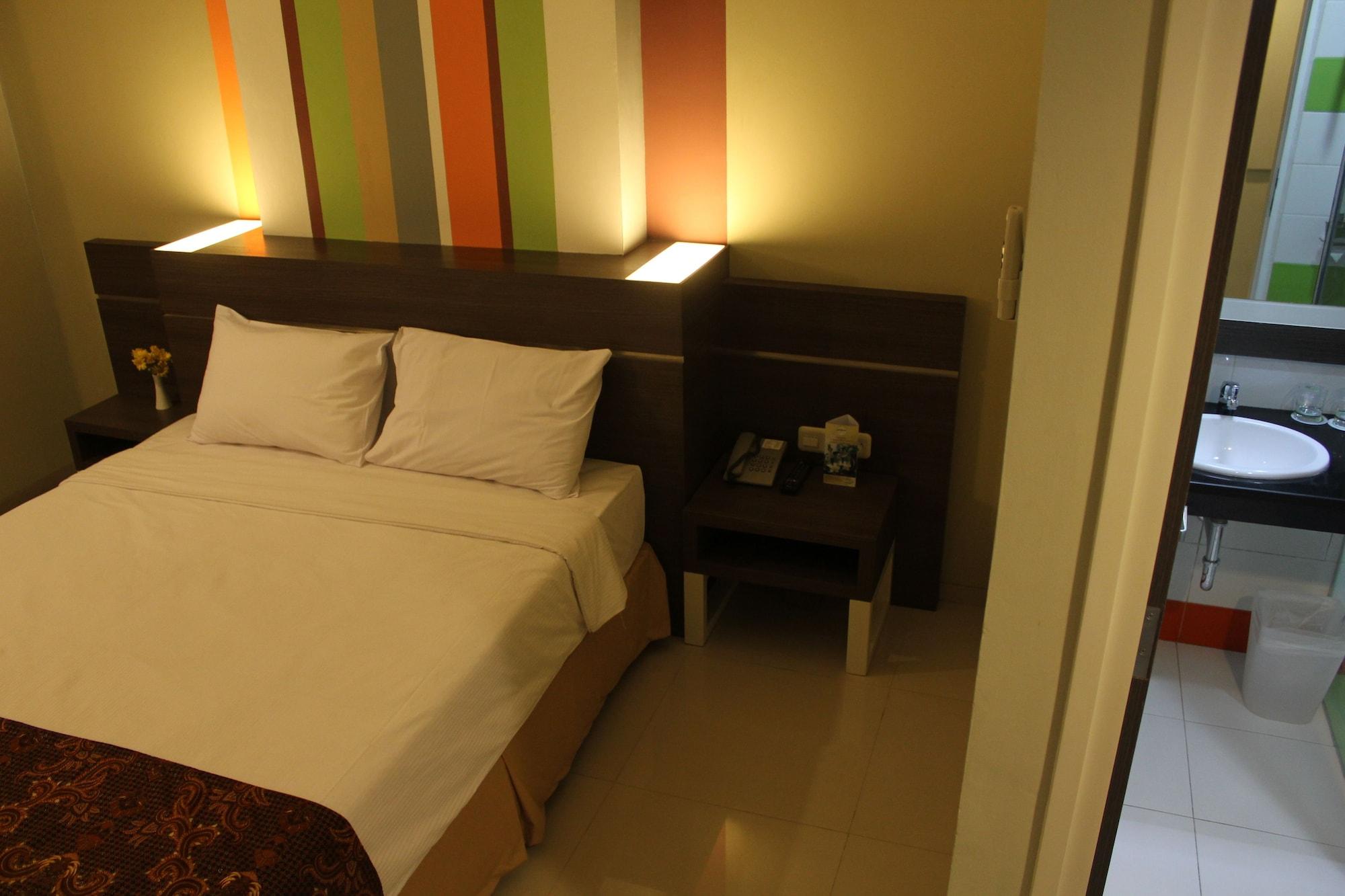 Pose In Hotel Solo Extérieur photo