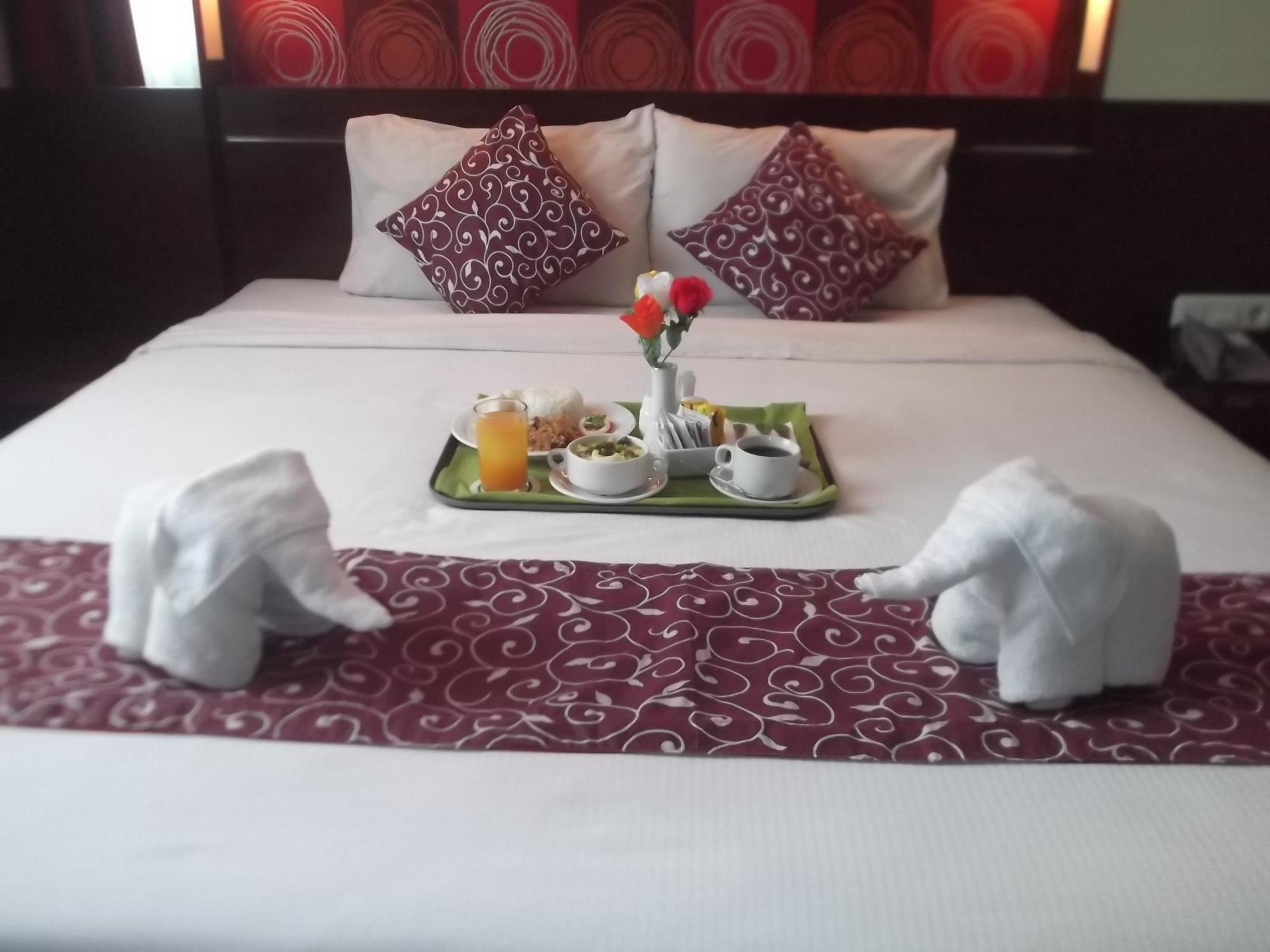 Pose In Hotel Solo Extérieur photo