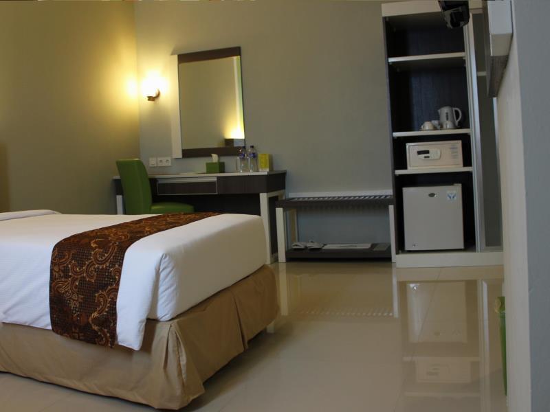 Pose In Hotel Solo Extérieur photo